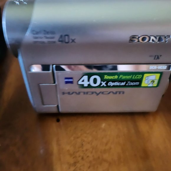 Sony DCR-HC52 MiniDV Handycam Camcorder with 40x Optical Zoom - Picture 2 of 8
